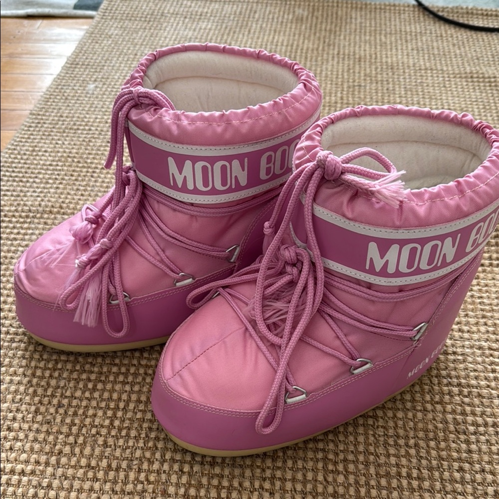 Moon Boot Pink Winter Rain Boots with Puffy Design